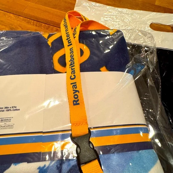 Royal Caribbean Cruise Line GIFT SET Towel Lanyard Chair Clips Shipping Bag NWT - Picture 6 of 8